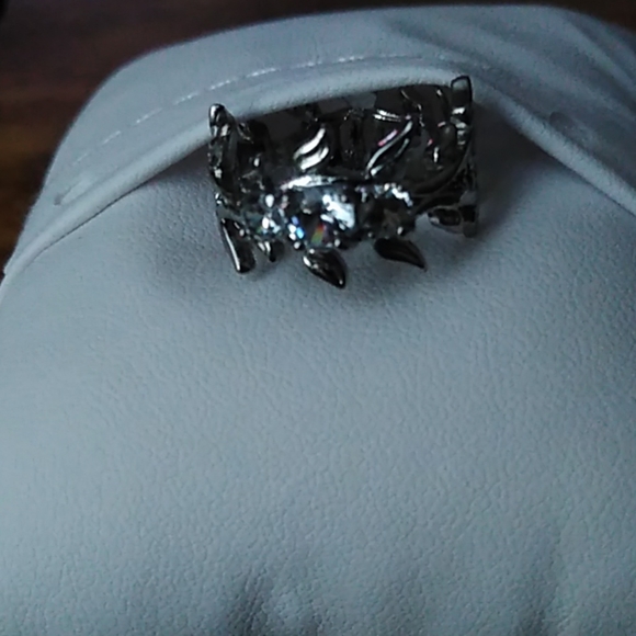 Ring - Picture 3 of 4